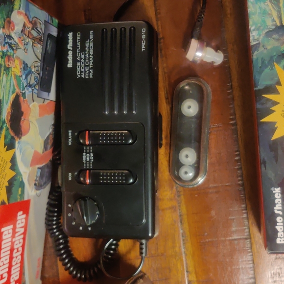 Radio Shack 5 Channel Transceiver - Picture 3 of 4